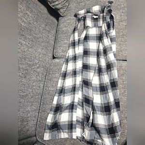 XS black and white extra long flannel shawl